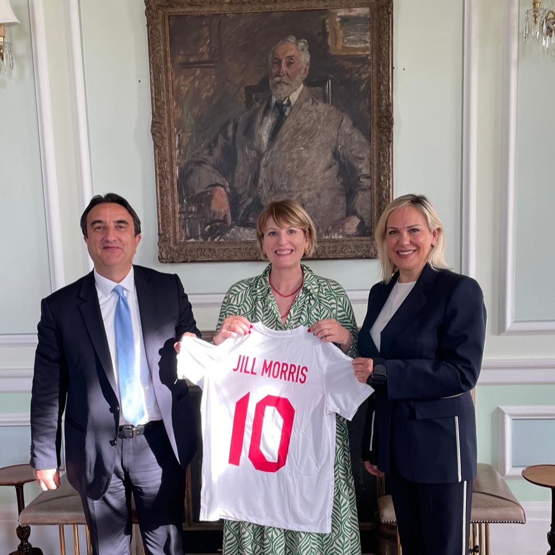 Ambassador @JillMorrisFCDO had excellent discussions with @serhat_aksen and @muderrisgil of @TFF_Org about #womeninfootball. We look forward to deepening our 🇬🇧 🇹🇷collaboration #SportsDiplomacy