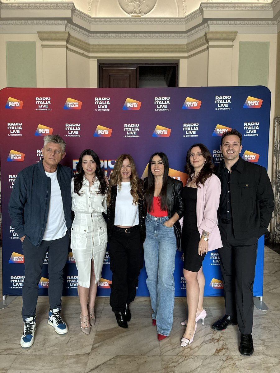 Ecco i presentatori di #RILIVE: Giuditta Arecco, Daniela Cappelletti, Marco Falivelli, Mauro Marino, Manola Moslehi e Paoletta!

#isybank @GiudittaArecco <a href="/_Falivelli/">Marco Falivelli</a> <a href="/mauromarino/">MAURO MARINO 🥶</a> <a href="/ManolaMoslehi/">Manola Moslehi</a> <a href="/paolettablog/">Paoletta</a>