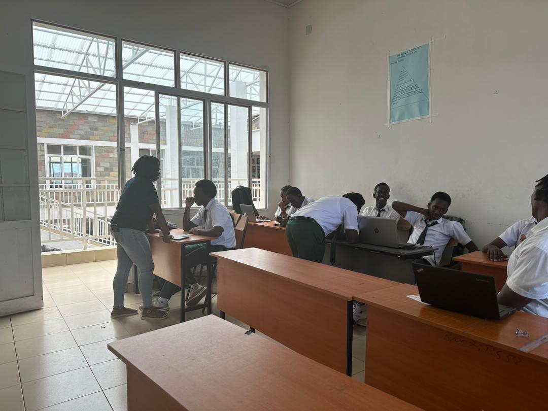 GlobalStudyBI's tweet photo. In Photos:

We delivered a presentation on Career trends to @CubahiroSchool, BTEC Students of Levels 2 &amp; 3 during their Careers Day Class.

We also took them through the study abroad process &amp; requirements.

Contact us on (+257) 68 83 71 19 to get started.

#GSB #Careers https://t.co/UCIXmeMgCi