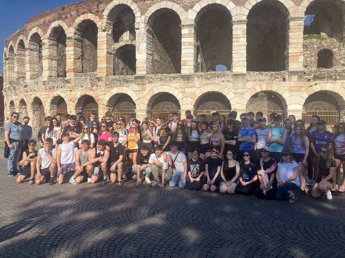 Our TYs promise to take some sunshine home with them this evening from Italy ☀️ 🏰 ⛰️ 🌊