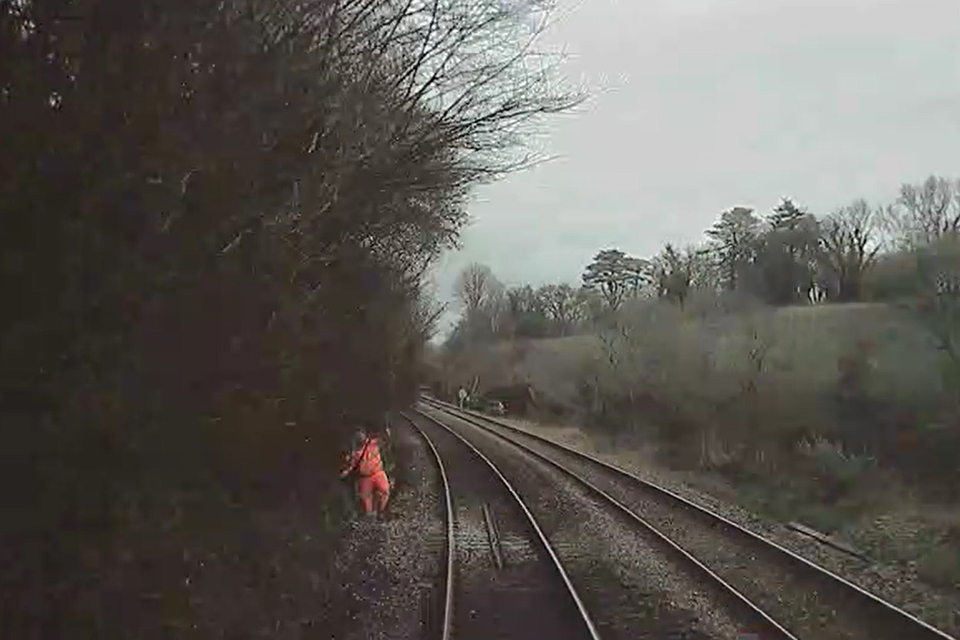raibgovuk's tweet photo. We’re preparing a Safety Digest following a near miss with a track worker between Totnes and Newton Abbot, Devon, 13 March 2024 https://t.co/VFvdVSyTb4
#NearMiss #Trackworker #Totnes #Devon https://t.co/JzfZq31I1w