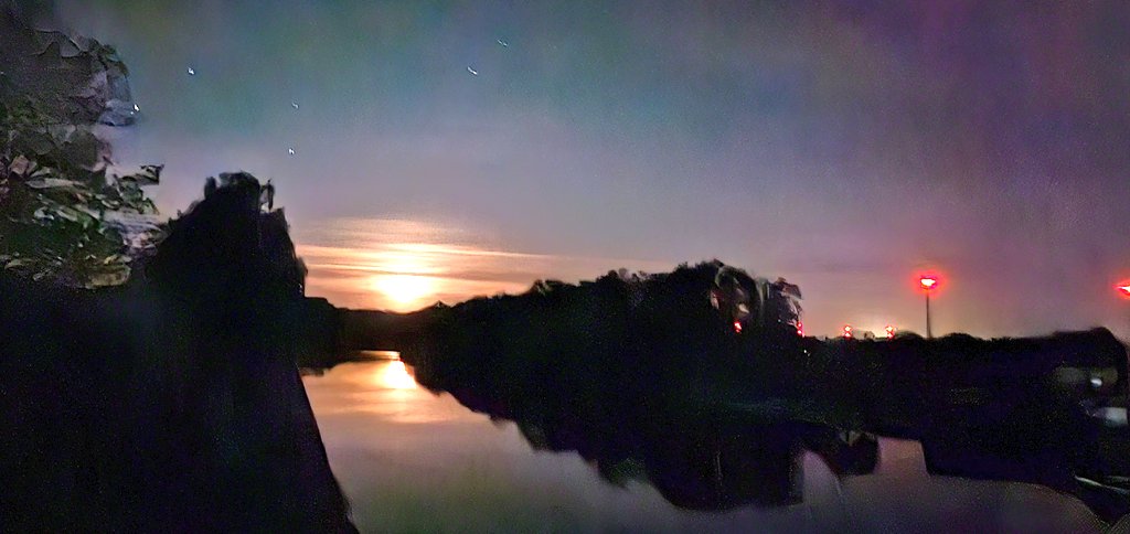 stormchaser1081's tweet photo. @Gewitterjaeger Über Niedersachsen konnte man sie auch schwach sehen 🥰 #Venne #Varusschlacht https://t.co/dLmrH6iDBP