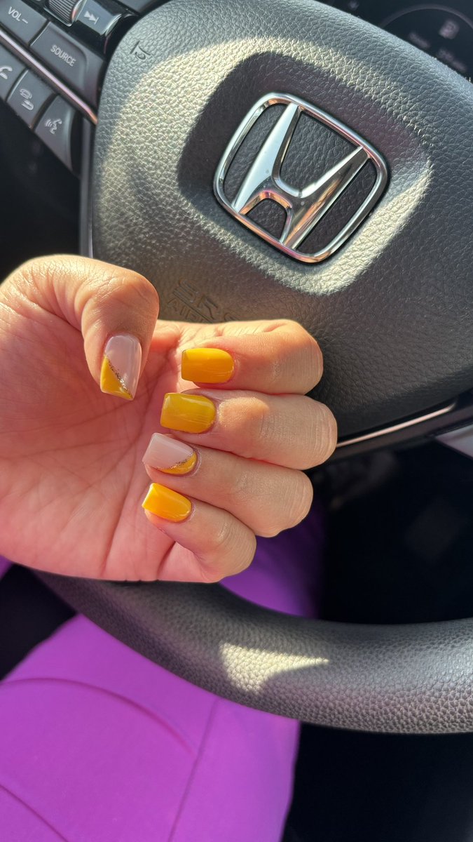 Sandy_Gee12's tweet photo. Recap of you know just my usual… work, gym, coffee, manis/pedis &amp; road trips 🥰 in case you were wondering 👀🙃 https://t.co/Jkl41hLta2