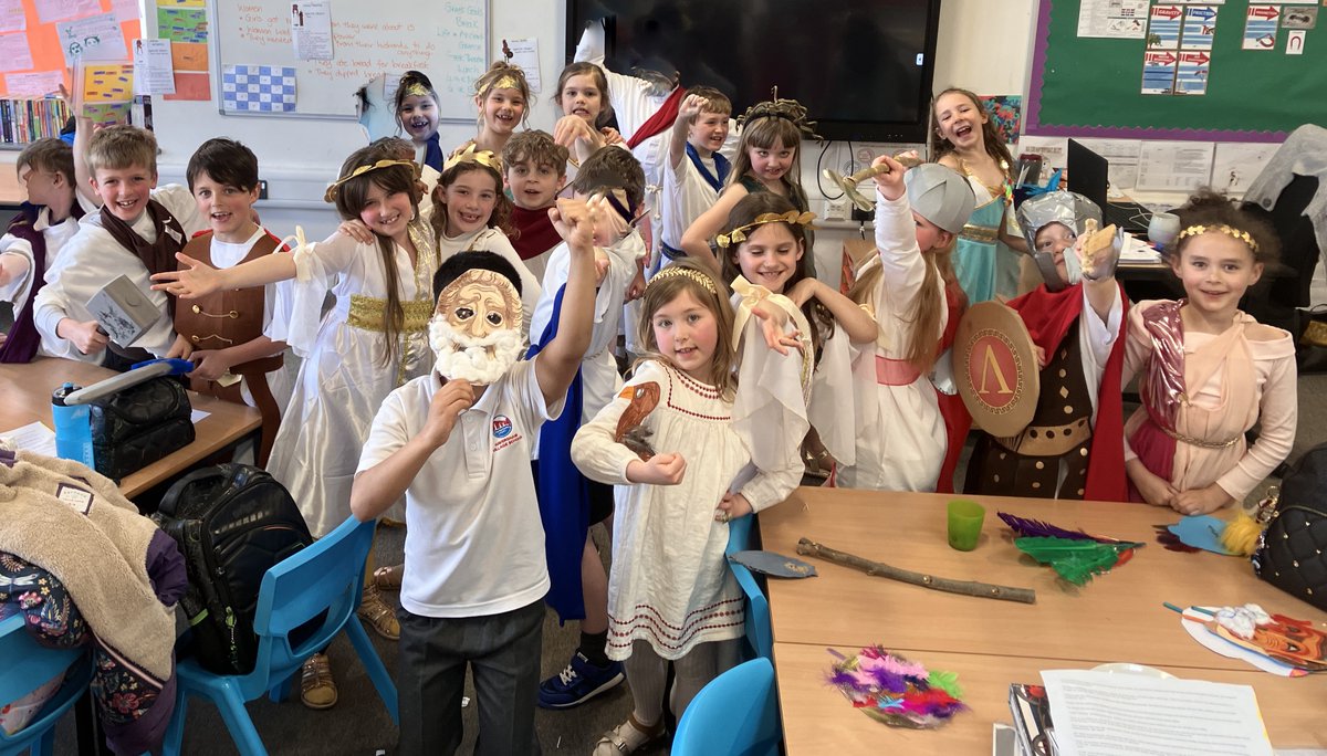HavershamSchool's tweet photo. Year 3 enjoyed an Ancient Greek day to launch their new topic. They enjoyed tasting some traditional Greek foods, dressing up and using drama to retell Greek myths. Great fun all round! https://t.co/4lQ41jCtwJ