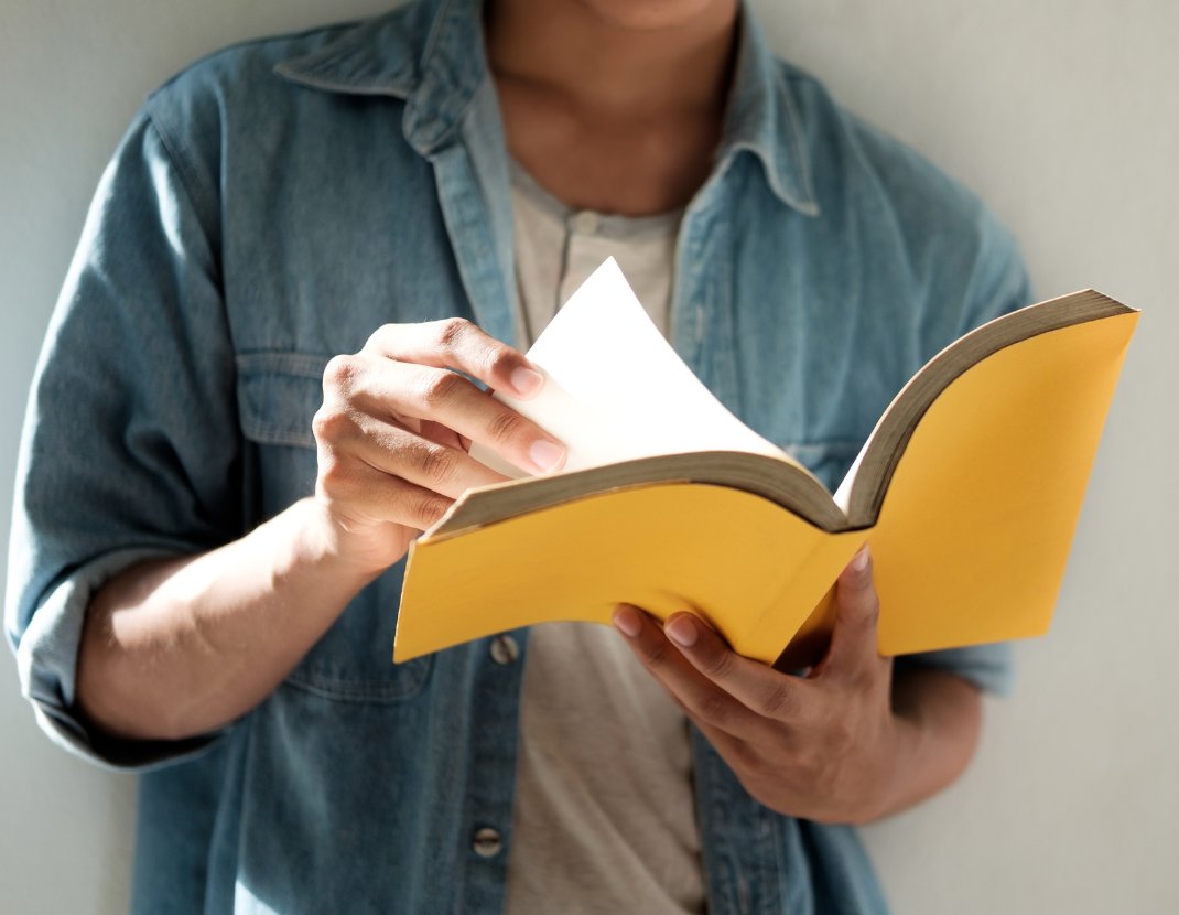 We want to tell YOUR story 🙌

From fiction, poetry and song writing to blogs, journalism, screenwriting and corporate writing we are looking for you.

Want all the latest updates?

Find out more here 👉  bit.ly/FestOfWritingE…

#FestOfWritingNI #FestOfWriting24