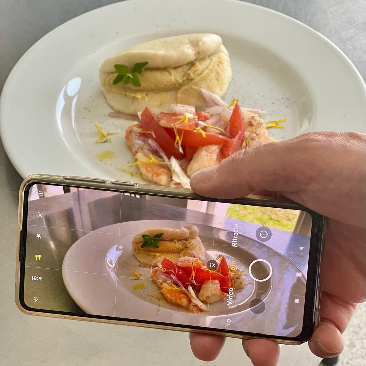 IvanCribiu's tweet photo. #bao #cinese #farcito con #hummus di #fagioli #cannellini e #catalana di #gamberi
#chefivancribiu #chefstyle #chefgiramondo #chefcontadino #ivancribiu #ethnic #foodporn #food #good https://t.co/piwN3Eq35H