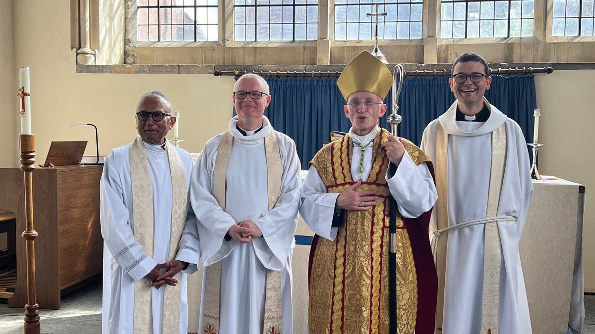 A special licensing service welcomed Revd Brian Cunningham, the 63rd Custos to serve St Mary’s Hospital Almshouses in Chichester. This Custos role goes back to the 13th century. Photo: Rev Reji Raj Singh, Rev Brian Cunningham, Bishop Martin & Dr Jack Dunn @AlmshouseAssoc