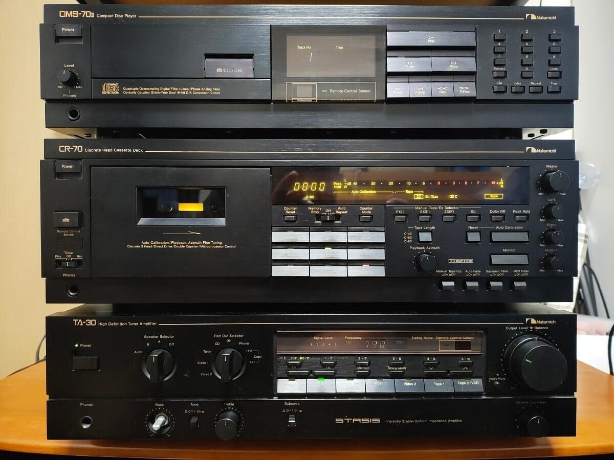 Nakamichi setup
OMS-7 Stereo Compact Disc Player (1987)
CR-70 3-head Compact Cassette Deck (1985)
TA-30 Tuner Amplifier (1989)
75W per channel into 8Ω (stereo)
(photo: Khành Thrìñh)
#nakamichi #CDplayer #digital #cassettedeck #tapedeck #analog #tuner #amplifier #vintageaudio