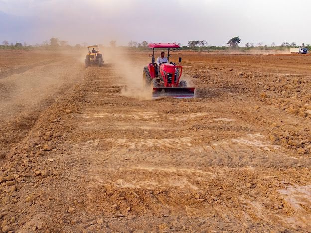 Lands preparation to allow for the incorporation of organic matter and fertilizers, ensuring that essential nutrients are available to plants. This promotes robust growth and higher yields, and that is what    @AsiaAfricaCons  is offering.
#AAC #JOSPONGRICE #citicbs