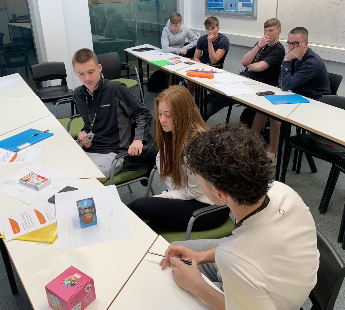 A busy morning looking at marketing techniques as part of our @Consettacademy Youth Employability Programme. Huge thanks to @NewcastleBSoc & @CFTyneWearNland & #TheAlbertHuntTrust for their kind support of this work 💚👏👏