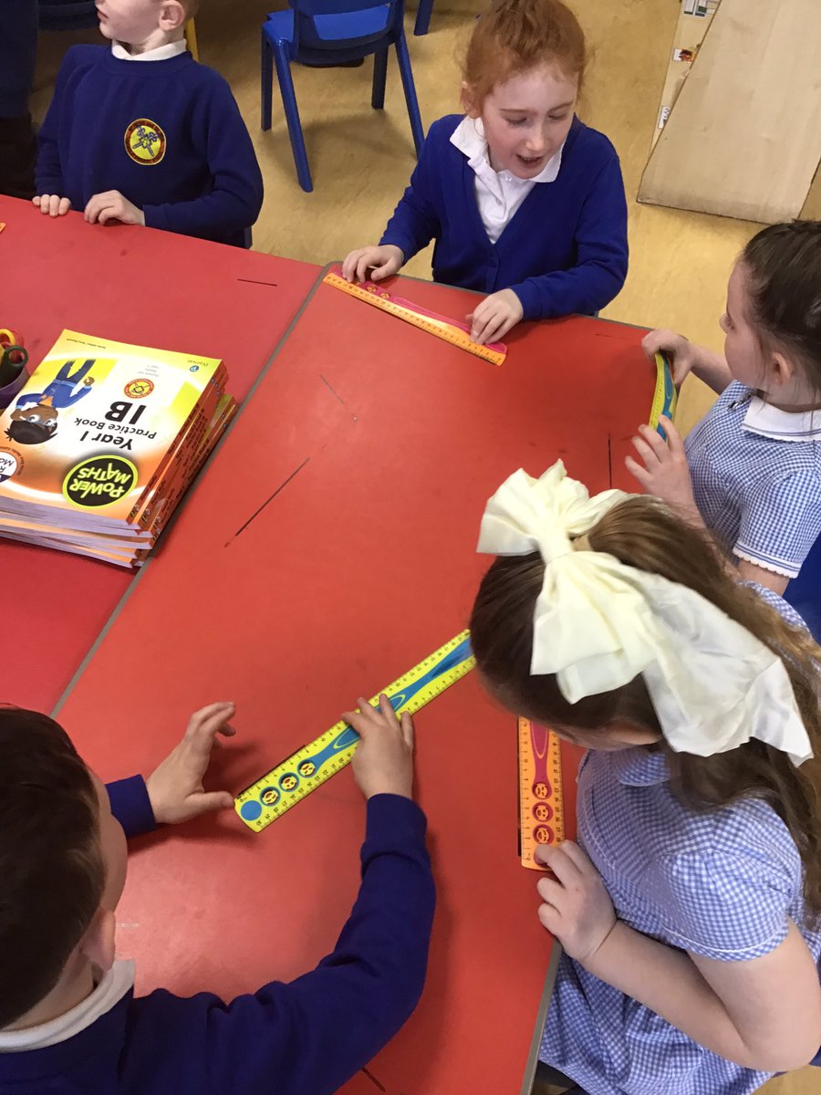 StPPPrimaryY1's tweet image. Measuring with rulers in mathematics 📏
#measurements #measure #powermaths #year1 @StPPPrimary