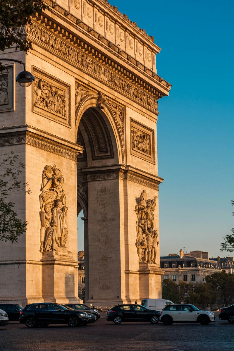 #DidYouKnow: Twice a year, the sun sets directly in the center of the the Arc de Triomphe. 

#VisitFrance #TravelGoals #GrandCenturyCruises