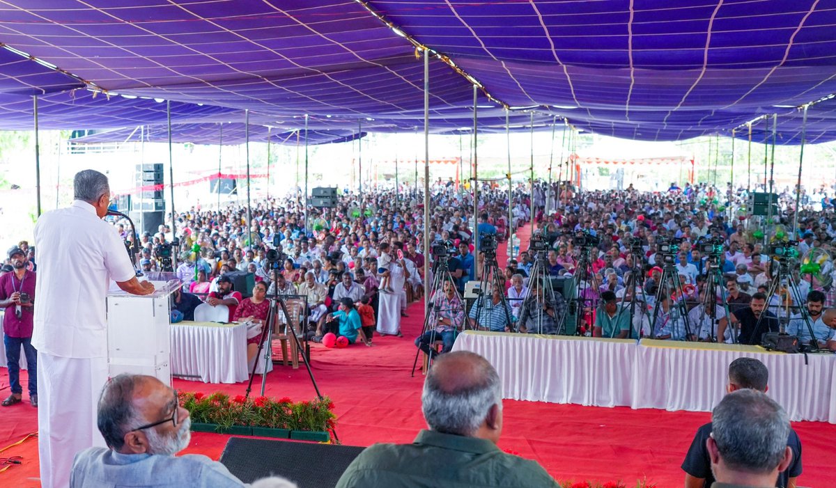 Palakkad, Kerala: Kerala CM comrade Pinarayi Vijayan addresses an election rally in Pattambi, in Palakkad Loksabha Constituency, seeking support for CPI(M) candidate, comrade A Vijayaraghavan.