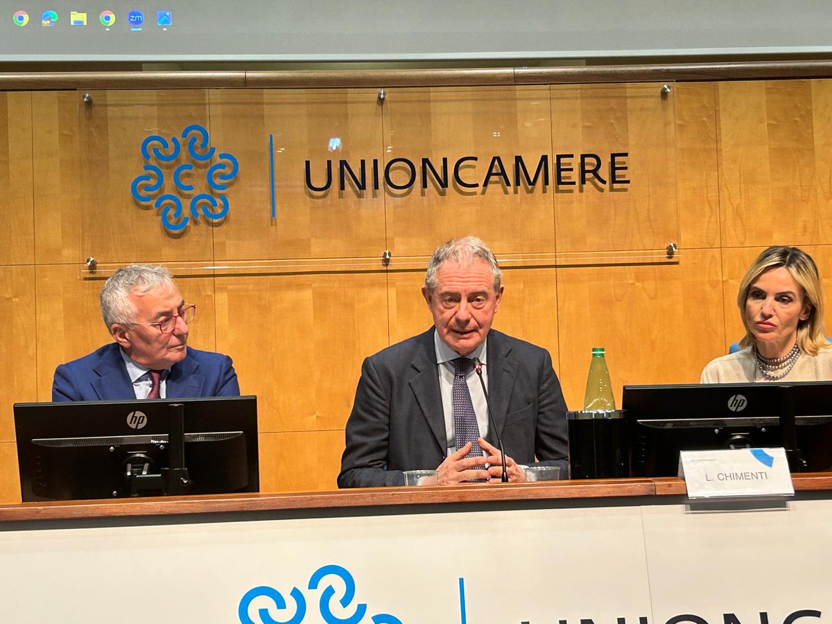 L'intervento del ministro @adolfo_urso: Il #MadeinItaly è sinonimo di bello, qualità e gusto che gli altri ci invidiano e imitano. Nell'epoca della #globalizzazione e delle delocalizzazioni è stata vincente la scelta di puntare sull'identità e specificità dei nostri prodotti