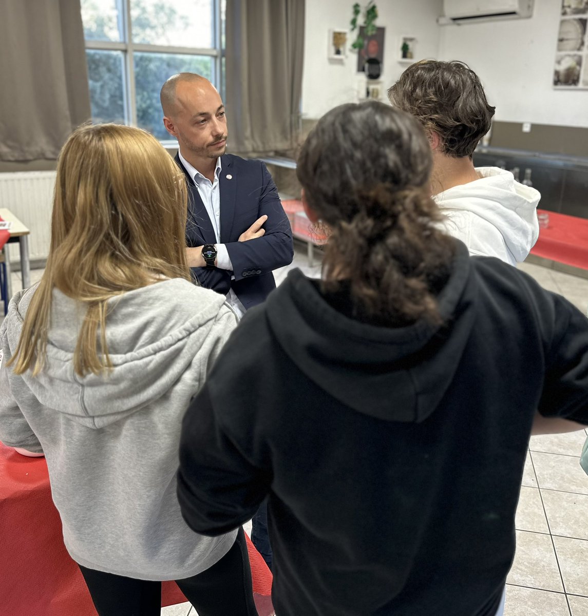 BaubryR's tweet photo. J'assistais à l’assemblée générale de la MFR Barbentane.
Une belle structure qui propose des perspectives intéressantes à tous ces jeunes !
🌐https://t.co/WDdVPOGzXn
#circo1315 #mfr #barbentane https://t.co/2V2VUr1YFz
