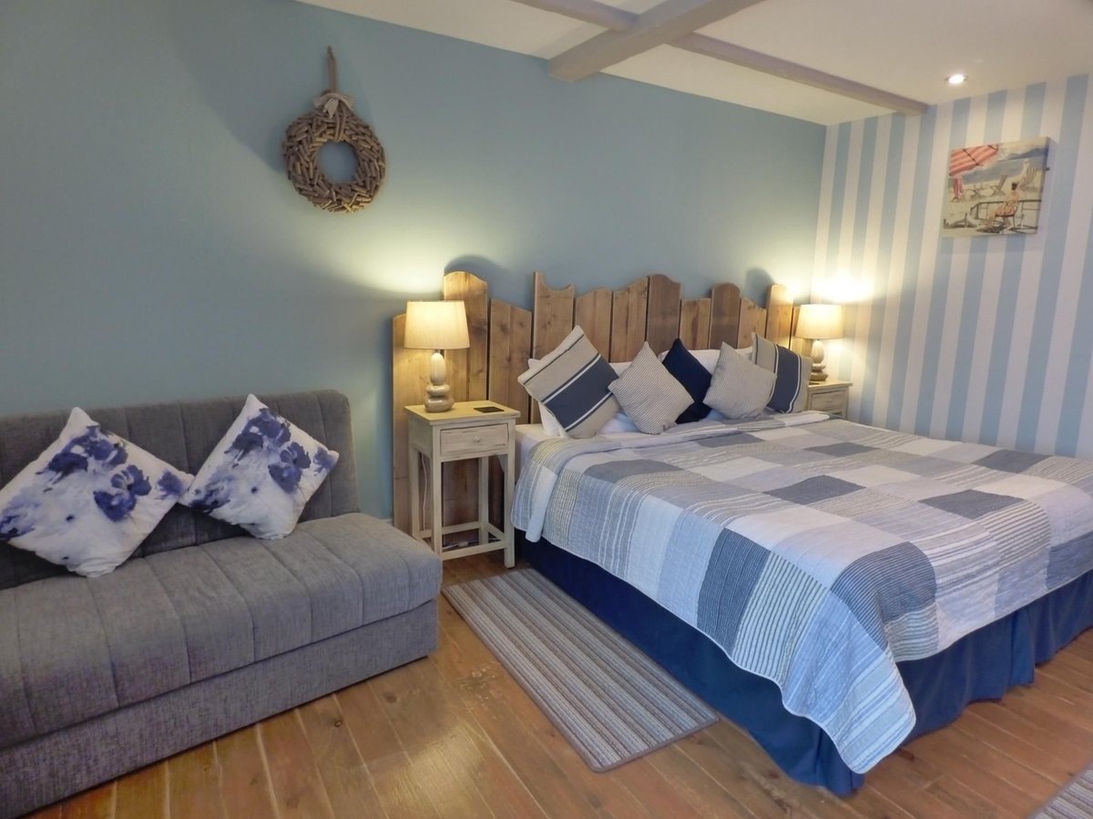 🏡 Retreat to The Cross Guest House 🏡
Escape to the outskirts of Mablethorpe, Lincolnshire, and discover the award-winning hospitality of The Cross Guest House.
thebandbdirectory.co.uk/2462
#Mablethorpe #Lincolnshire #LuxuryAccommodation #WarmWelcome #Family #AwardWinningBreakfast