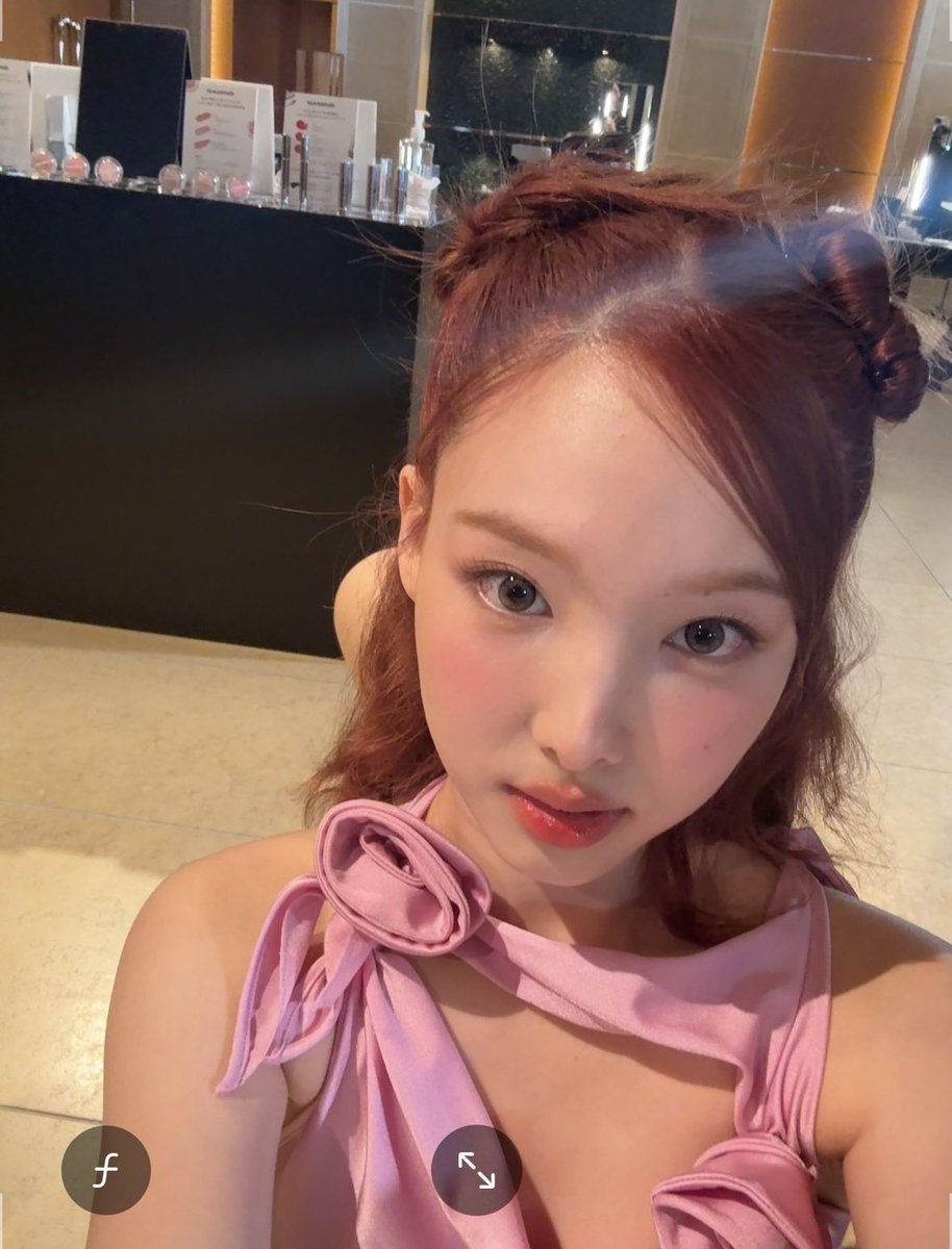 inyxmae's tweet photo. when they have red hair... 💍🧎🏻‍♀️🙇🏻‍♀️ https://t.co/yxevpLFNyx
