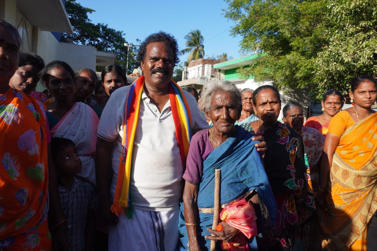 amlonelywarrior's tweet image. கடலூர் மாவட்டத்தின் மண்ணின் மைந்தன் அண்ணன் திரு @thankarbachan அவர்களுக்குஅவர்களுக்கு

நமது வெற்றிச்சின்னம் மாம்பழத்தில் வாக்களிக்குமாறு கேட்டுக் கொள்கிறோம் !!
#நமதுசின்னம்மாம்பழம்
#VoteForMango 🥭🥭🥭