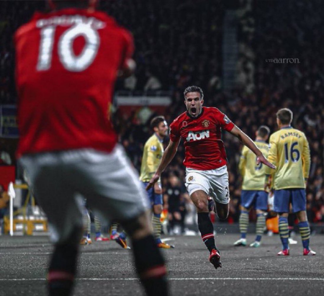 Top 10 Van Perise goals for Man United. 

[A Thread]