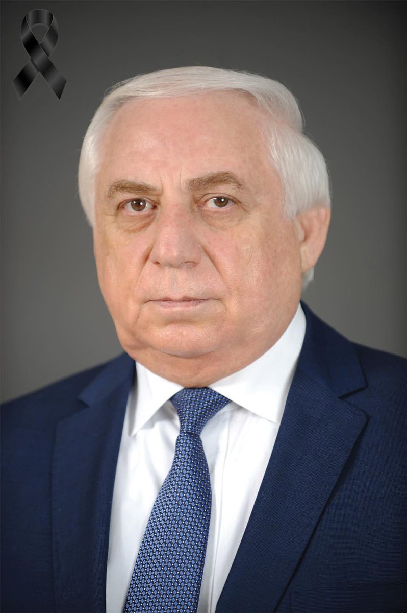 HicranHseynova_'s tweet photo. Bu gün Azərbaycan parlamentinin sabiq deputatı, tanınmış ictimai-siyasi xadim Hadi Rəcəbli 76 yaşında vəfat edib. Bu xəbər bizi çox sarsıtdı.

Tanınmış ictimai-siyasi xadim Hadi Rəcəblinin əziz xatirəsi onu tanıyanların qəlbində daim yaşayacaqdır.
Allah rəhmət eləsin ! https://t.co/9MtUkAmsQy