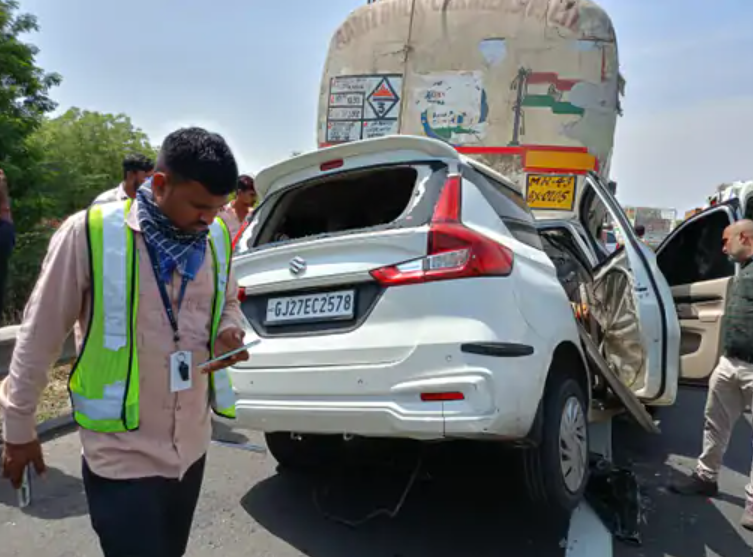 10 dead in car-truck accident on Ahmedabad – Vadodara Expressway