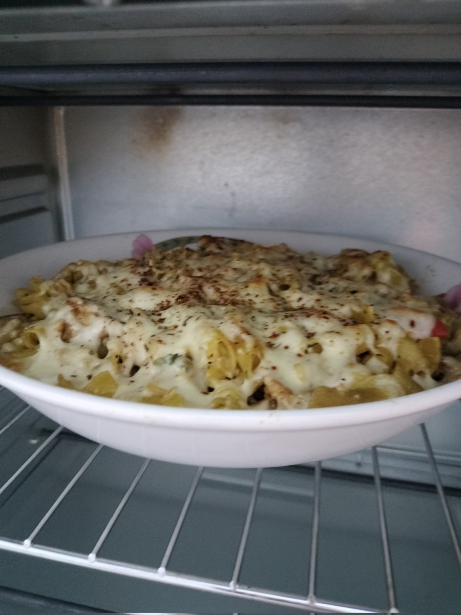 SadiaTaher2499's tweet photo. I made oven baked pasta during Ramadan.😍 https://t.co/qPOCHA1wZT