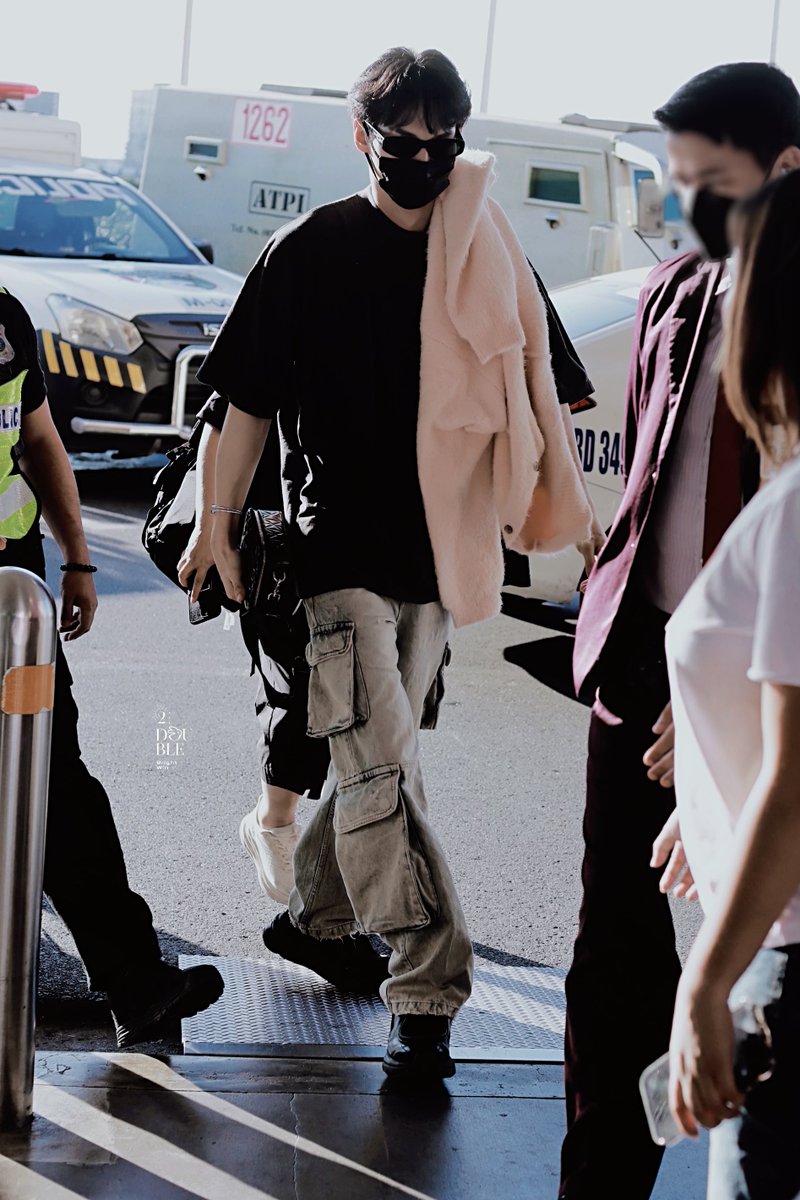 loveyou3000bw's tweet photo. Back to 🇹🇭🛫

 #winmetawin
@winmetawin https://t.co/kvjwcp32rB