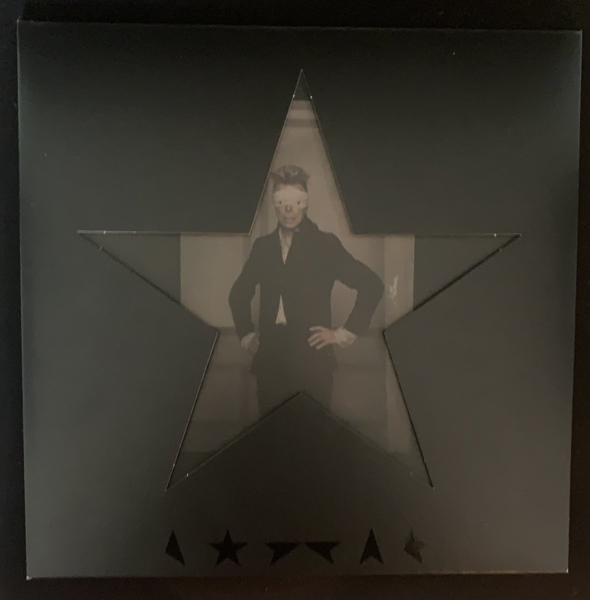 #5albums21cFinal
#NowPIaying 
David Bowie - Blackstar. From 2016.