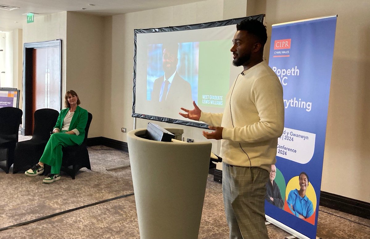 Graddiodd @jesuislewis o'r rhaglen Socially Mobile gyntaf. Roedd e'n awyddus i symud ymlaen yn y proffesiwn a'i yrfa. Lewis Williams talks about how the programme not only made an impact on his career and confidence - it also gives you an excellent network. #EverythingEDI