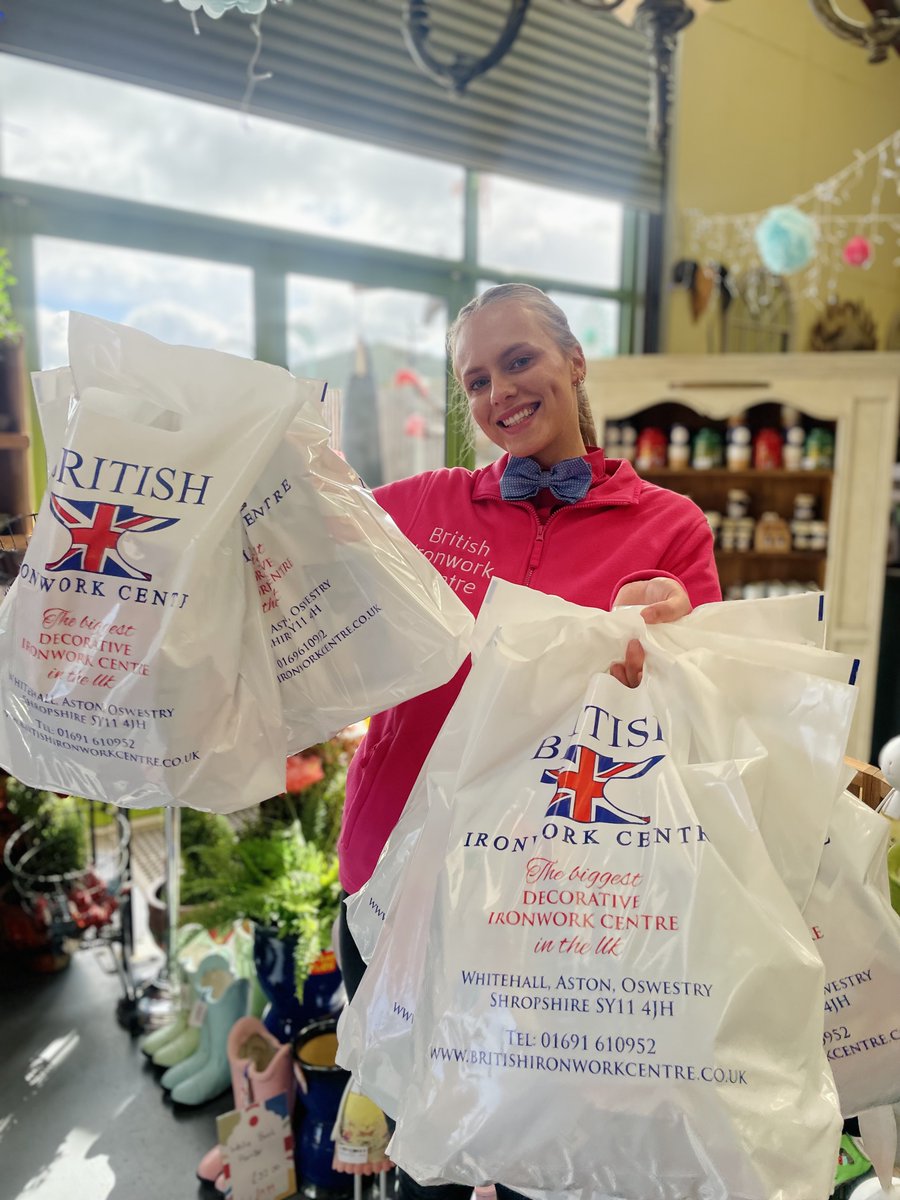 WE NEED YOUR HELP!! We've made up these DIY crisp packet blanket kits for you all - and so we need some kind souls to pick up a bag and help us save the environment! 🌏♻️ Can you donate your time? We're open Tuesdays to Fridays 10-4pm & Saturdays 9-4pm
