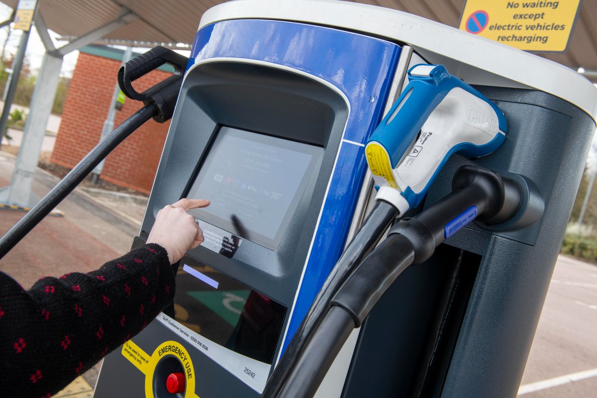 ⚡️Our electric vehicle charge point survey closes soon! Let us know: 🚗 Where new charge points should be installed 🚗 How you currently use charging infrastructure Complete the survey here: bit.ly/electric-vehic…