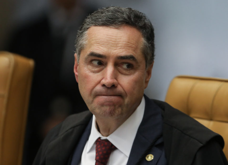 WilsonJLMachad1's tweet photo. BARROSO deve ser investigado. A manobra escandalosa e o relacionamento dele com SERGIO MORO/ DANIELA, mais o envolvimento com a CC5 (BANESTADO) sugerem CUMPLICIDADES! @MPF_PGR https://t.co/wixN2WezuF