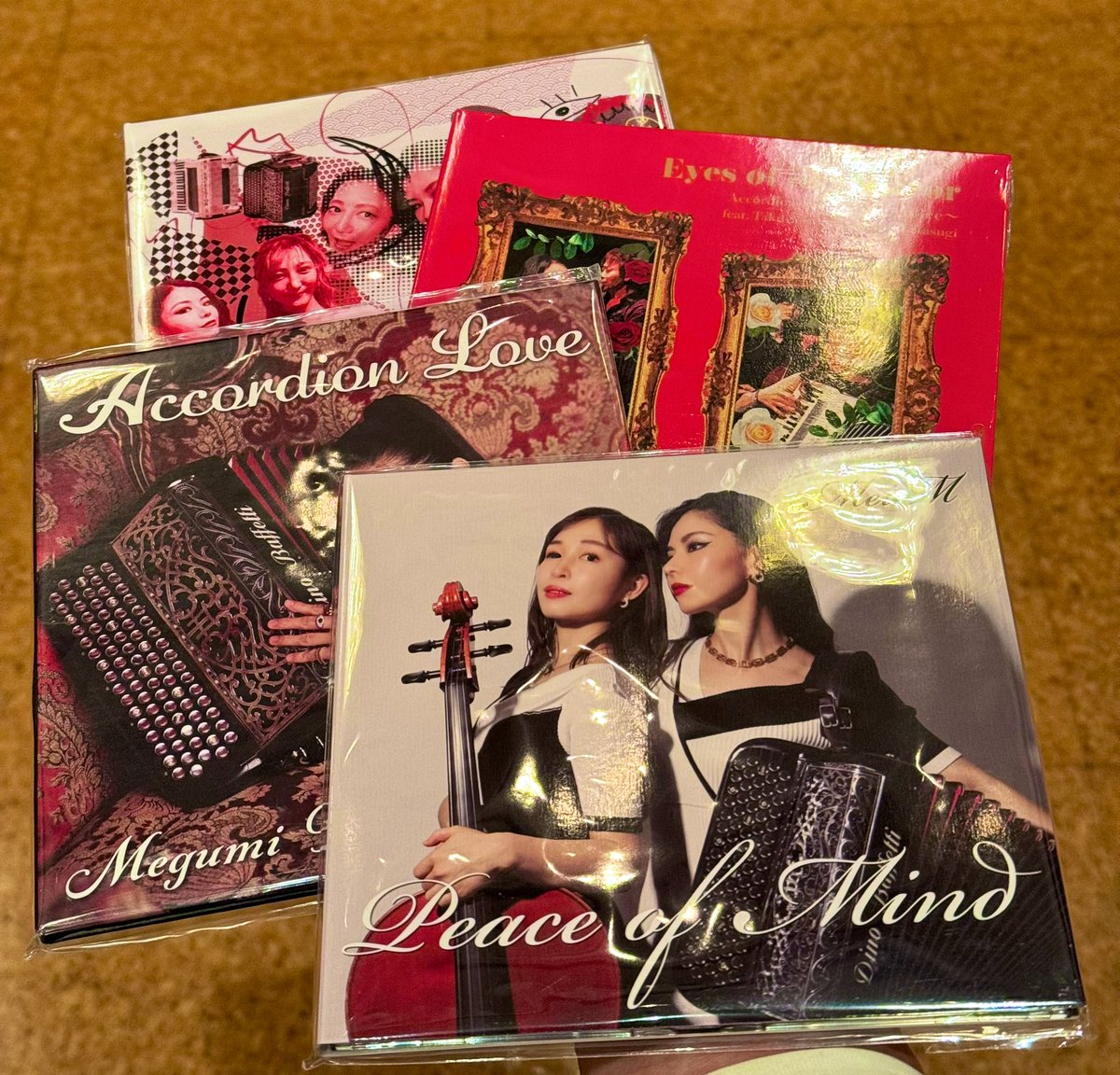 Shione_SZHN's tweet photo. 大量購入!
#黒川実咲
#土屋恵
#MeiM
#巡〜MeguRee〜
#吉岡里紗
#Ree https://t.co/7bBhzvrbbK