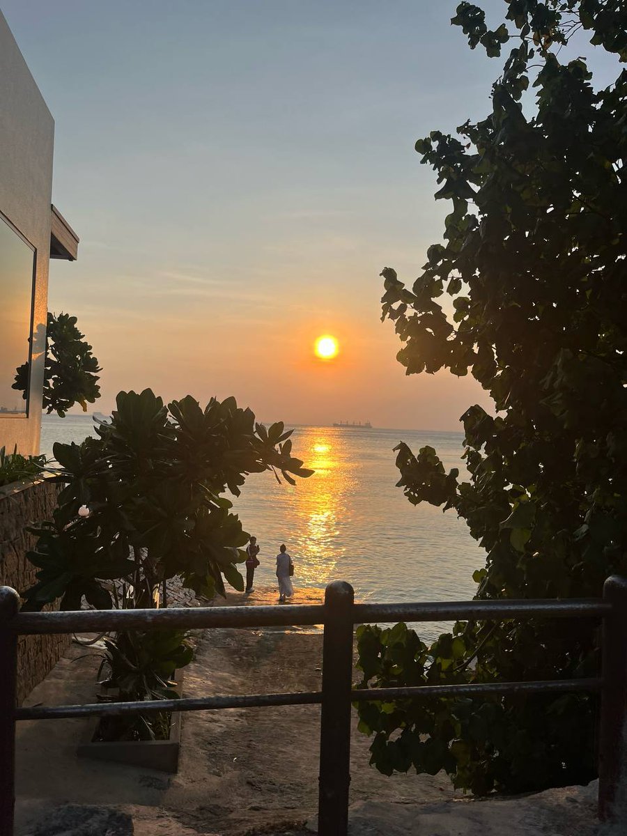 happysnowboard's tweet photo. My favorite sunset https://t.co/MNSg4EocMi