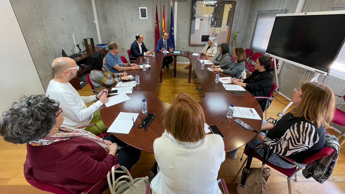 Reunión de trabajo con la Asociación de Directivos de Colegios Públicos de la #RegióndeMurcia <a href="/RmAdeip/">ADEIP-RM</a> 

#Educación