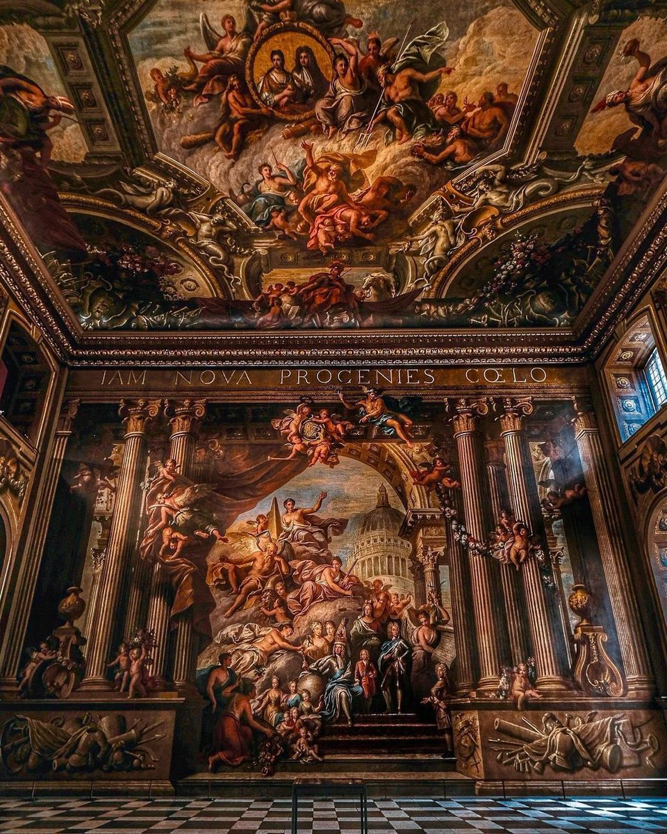 The mesmerising painted hall by Sir James Thornhill in the Old Royal Naval College in Greenwich. 🇬🇧

Picture by leevistal