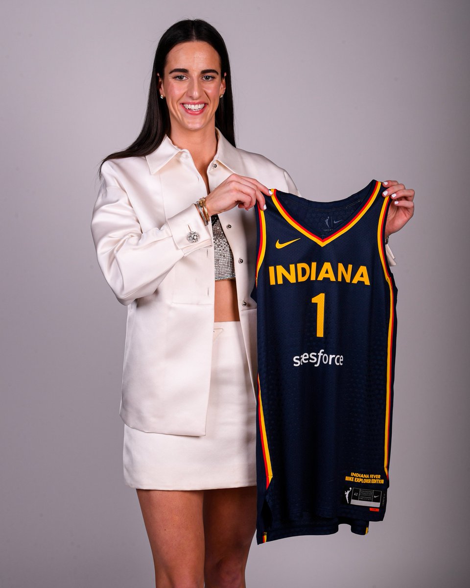 TenToes's tweet photo. You’re signing one of the biggest stars in global sport. How should your content team prepare? 🏀

🧵We’ve taken a look at @IndianaFever’s best-in-class approach to covering the @WNBA draft, where they selected college phenomenon @CaitlinClark with the first pick. https://t.co/yI1SD2f3zC