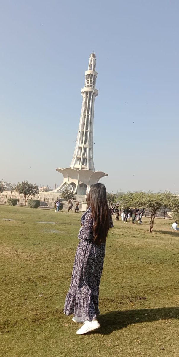 کبھی لاہور دیکھا ہے غریبوں ؟ 😁😁