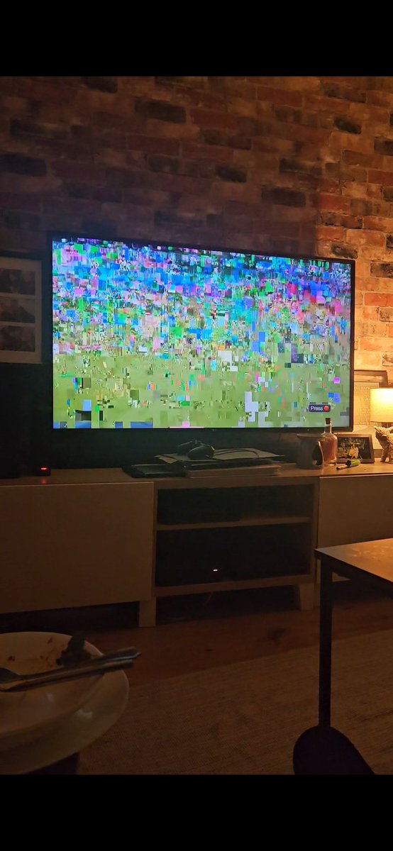 CarysEm7's tweet photo. @virginmedia Sky sports https://t.co/ViXRKTK6Od