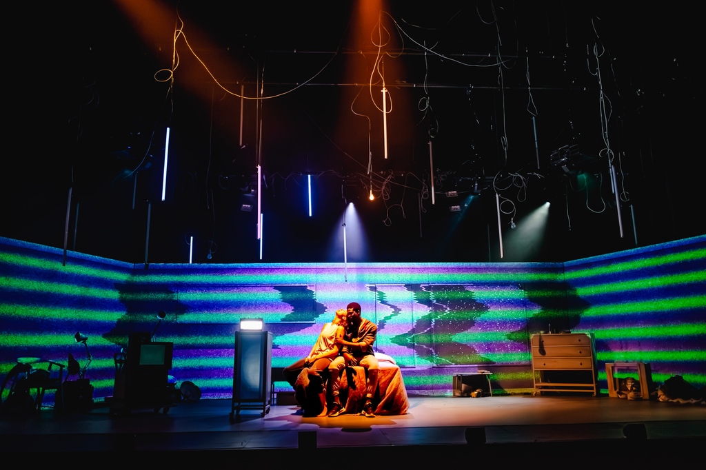 Liverpool Everyman & Playhouse theatres (@liveveryplay) on Twitter photo #Frankenstein opens today!
<a href="/ImitatingtheDog/">imitating the dog</a> and <a href="/LeedsPlayhouse/">Leeds Playhouse</a>’s multimedia exploration of Mary Shelley’s Gothic classic is a psychological thriller which dares to ask the question - what is it to be human?
📅17-20 Apr 📍 Liverpool Playhouse
Book now👉️ l8r.it/gy0m #Frankenstein opens today!
<a href="/ImitatingtheDog/">imitating the dog</a> and <a href="/LeedsPlayhouse/">Leeds Playhouse</a>’s multimedia exploration of Mary Shelley’s Gothic classic is a psychological thriller which dares to ask the question - what is it to be human?
📅17-20 Apr 📍 Liverpool Playhouse
Book now👉️ l8r.it/gy0m