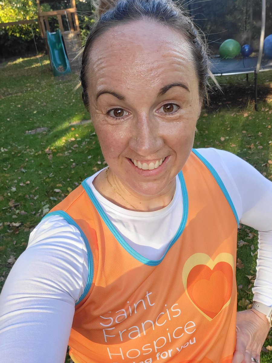 London Marathon this weekend! Beth is running to raise money for SFH in memory of her dad, David. 🧡 She said, 'I was just 15 at the time and can remember visiting Dad at the hospice and the feeling of calm and care despite it being a difficult time.' 📖 sfh.org.uk/news/im-no-run…