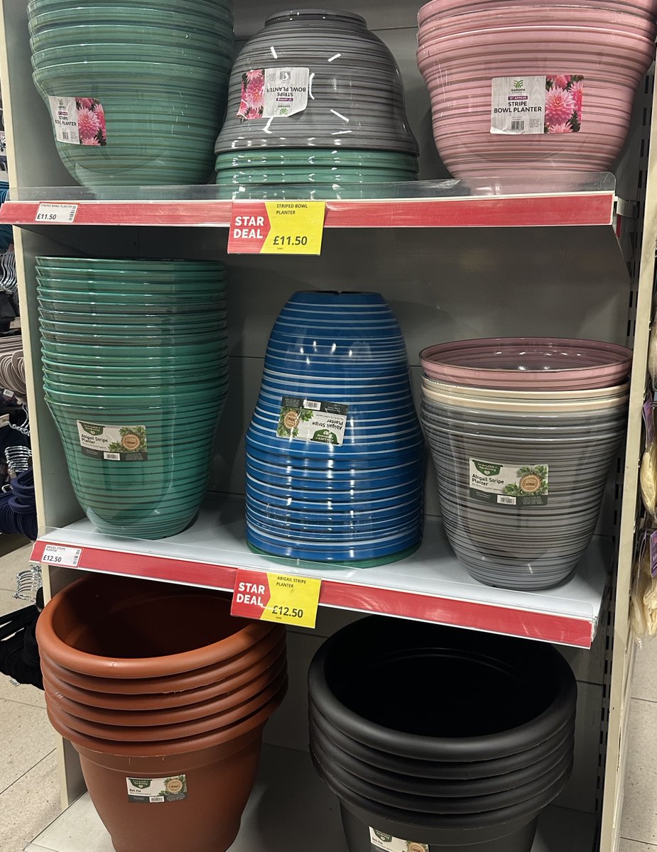 AlhambraCentre's tweet image. With the weather getting warmer, it feels more &amp;amp; more like Spring every day. Who's excited to start working on their garden again?🤩🪴

Get all you need &amp;amp; more from @poundstretcher, with seeds &amp;amp; trees to plant pots, fertiliser &amp;amp; more!

#Poundstretcher #GardeningEssentials