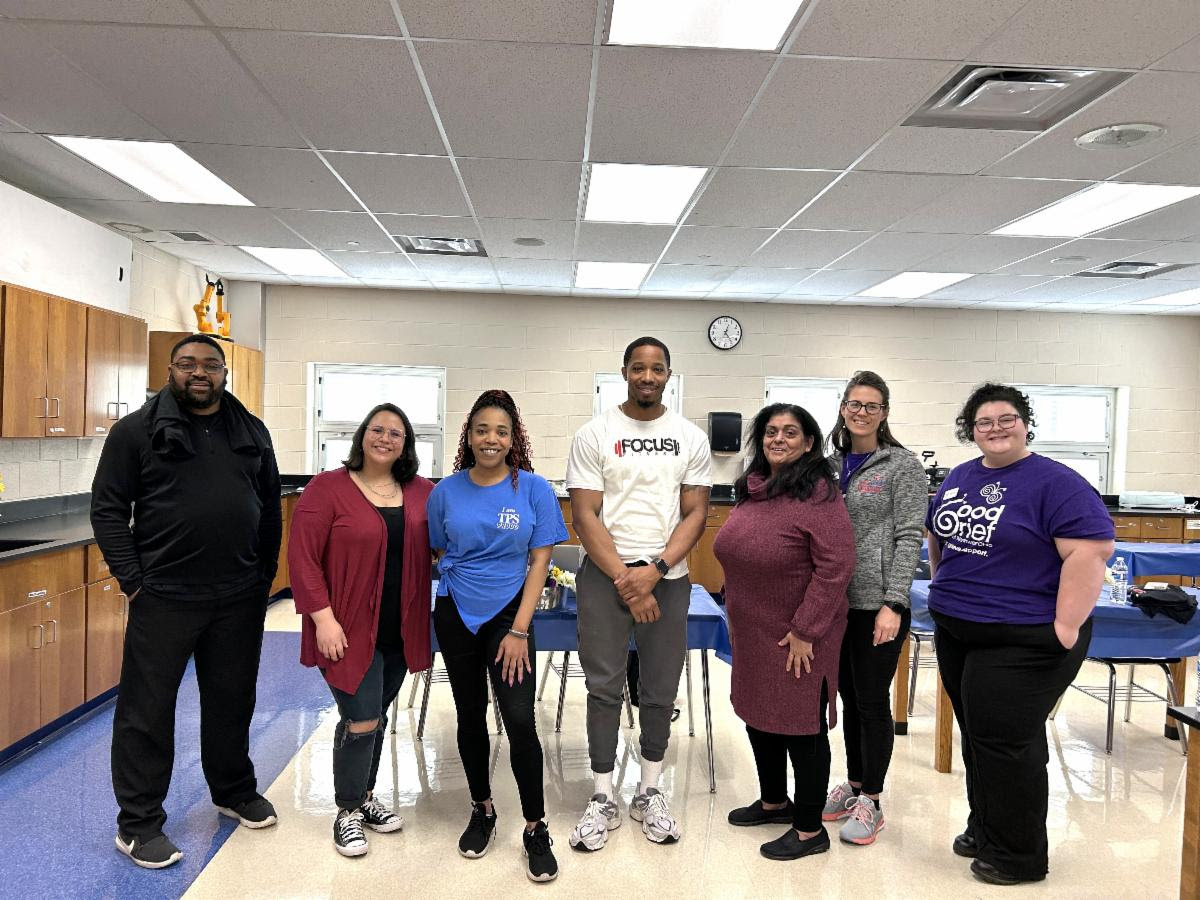TPSProud's tweet photo. Jones Leadership Academy of Business holds their first SEL day.  Exploring critical topics like healthy relationships, human trafficking awareness, and grief support. 

#DiscoverTPS 
#SEL #SocialEmotionalLearning  #LeadWithSEL
#TPSProud
🟥🟦🟩🟨 https://t.co/xTwnrRvift