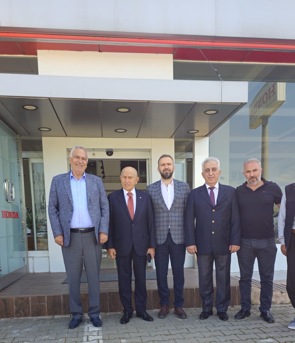 Ziyaretiyle bizleri onurlandıran Limak holding yönetim kurulu başkanı sayın Nihat Özdemir başkanıma şükranlarımı sunarım