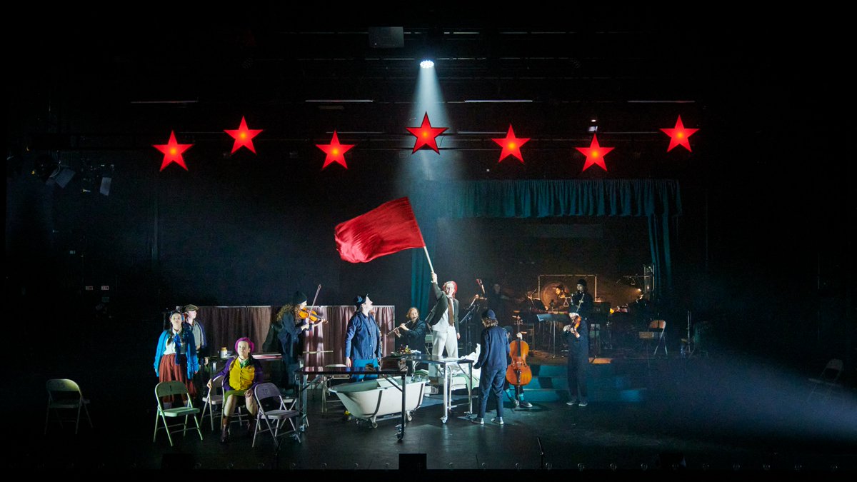 Our operatic revolution #ELSEWHERE comes to the People’s Republic of #CORK tonight! ❤️ 🚩 ❤️ Step inside an extraordinary moment in #IrishHistory in this bold, moving and high-octane production - 8pm tonight (17 April) at @corkoperahouse. Tickets at corkoperahouse.ie/whats-on/elsew…
