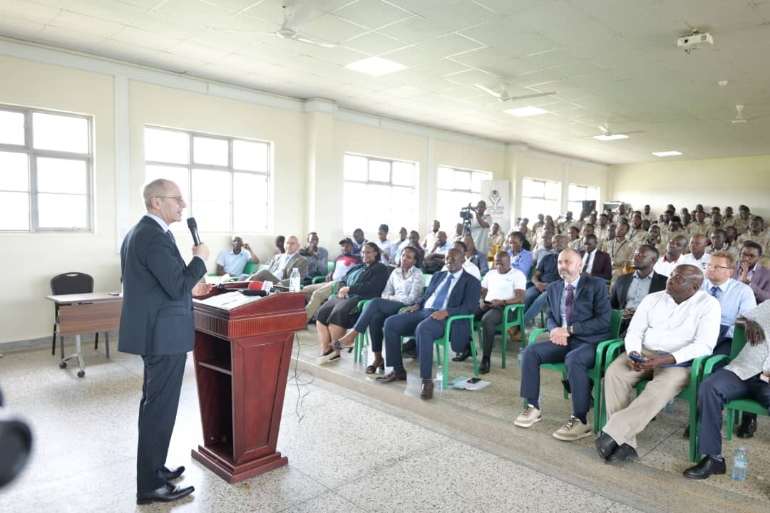 It was an absolute pleasure for me to launch the commencement of training for the 1st cohort of #TilengaAcademy trainees at @upikuganda . I am delighted by their eagerness to contribute to the development of the oil & gas project in Uganda. Good luck to all of them.