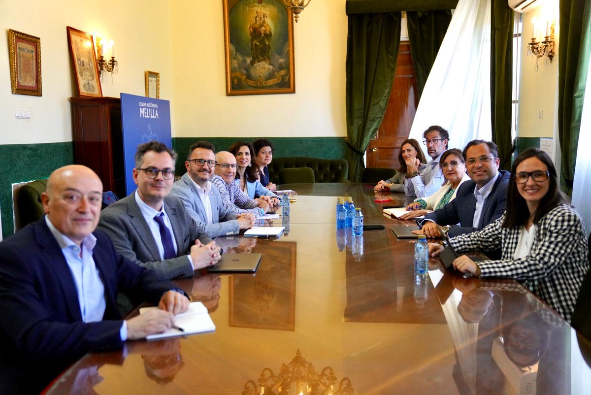 RTVEMelilla's tweet image. 🎓Responsables de @CanalUGR y @GobiernoMelilla se reunieron este martes en #Melilla 

▪️Entre los asuntos: la puesta en marcha de una convocatoria de investigación #AdOC para el Campus de Melilla y avances en proyectos para la innovación social que "cristalizarán en el futuro"