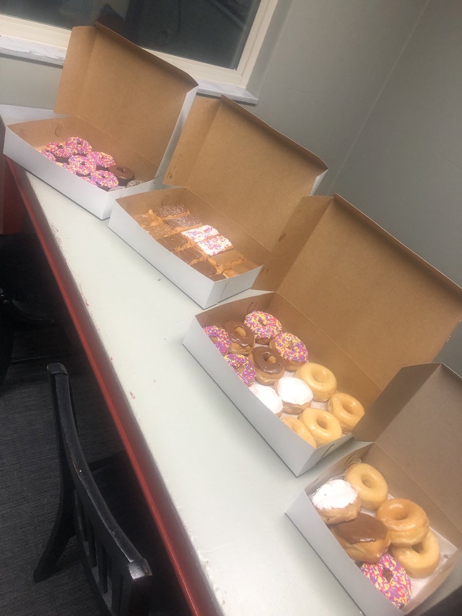 Evolveprincipal's tweet photo. Huge thanks to Coach Hass and Ann’s Pastries for our morning surprise #WeAreEvolve https://t.co/IWcyfzllSN