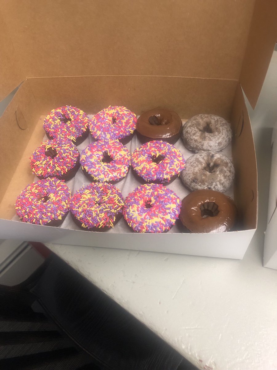 Evolveprincipal's tweet photo. Huge thanks to Coach Hass and Ann’s Pastries for our morning surprise #WeAreEvolve https://t.co/IWcyfzllSN