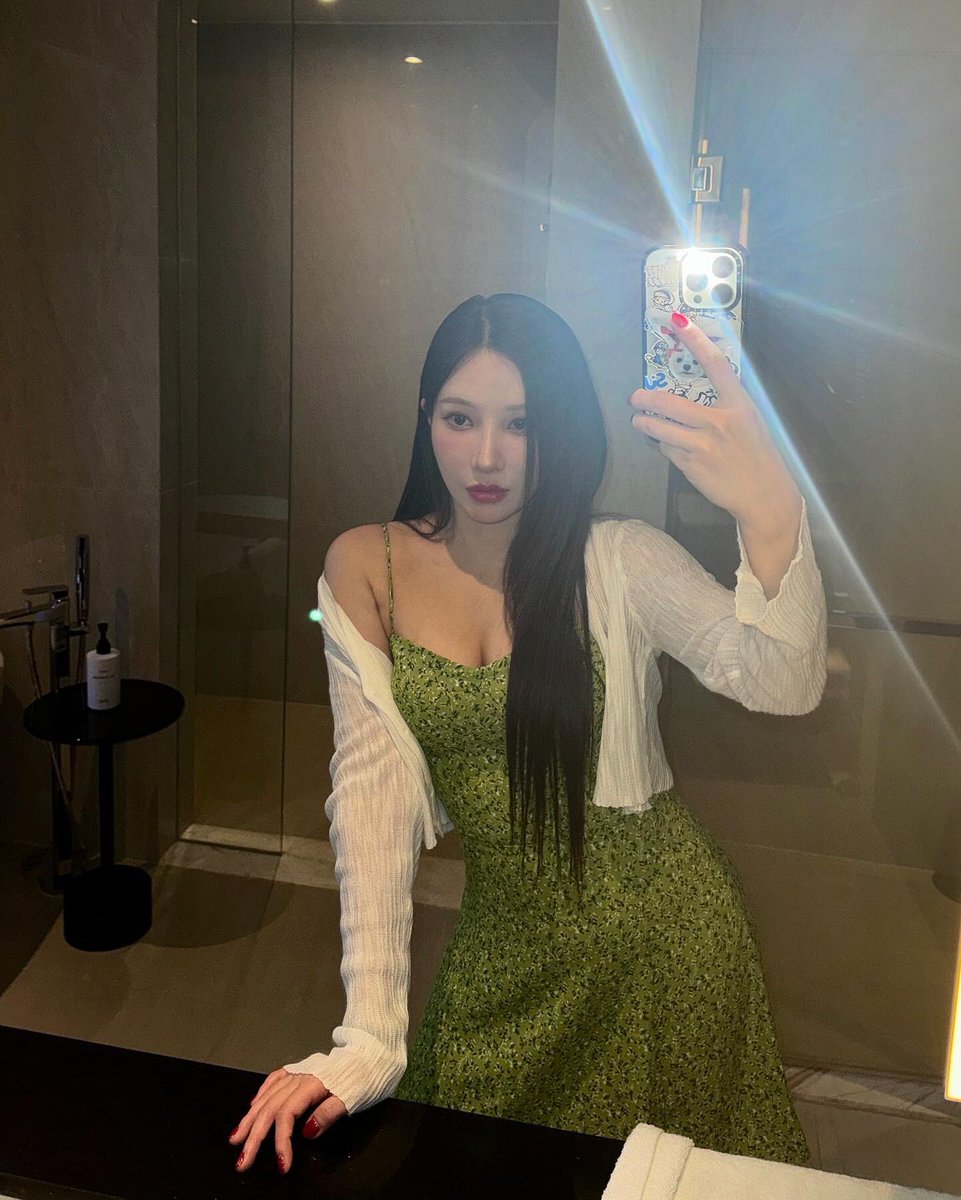 D0_NUT__'s tweet photo. 잠시만 이건 아니야...
여름벅키가 기대되는 이유 이 사진 하나로 설명 가능... https://t.co/DvBS7uRpbz